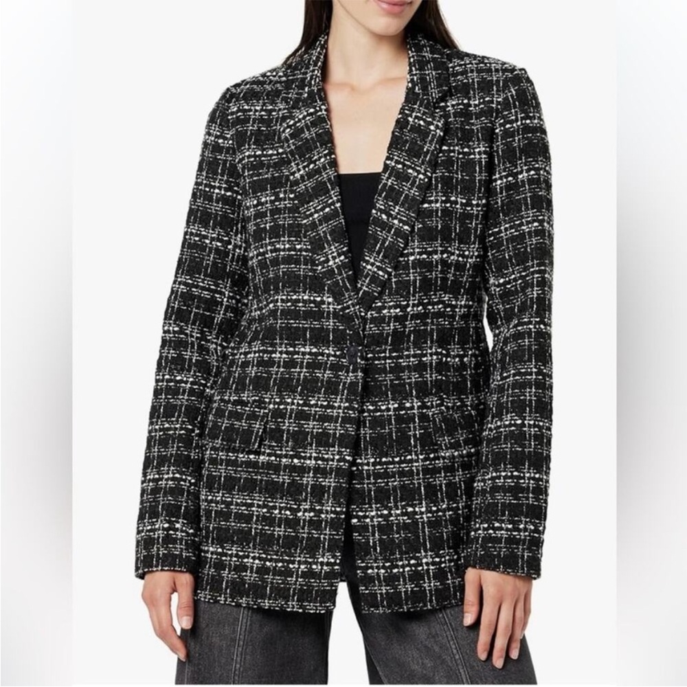 Elegant Black and White Tweed Blazer
